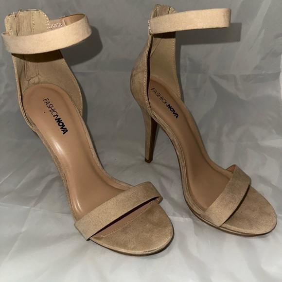 Fashion Nova Tan Ankle Strap Stilletto Heels Size 9 - Picture 2 of 5